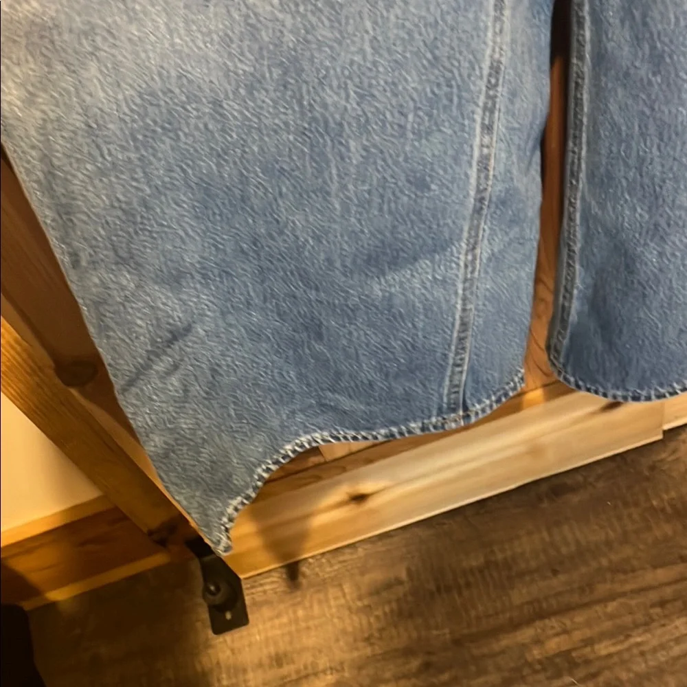 Old Navy Women's Drapey Denim Medium Blue Wide Leg Jeans - Picture 5 of 9